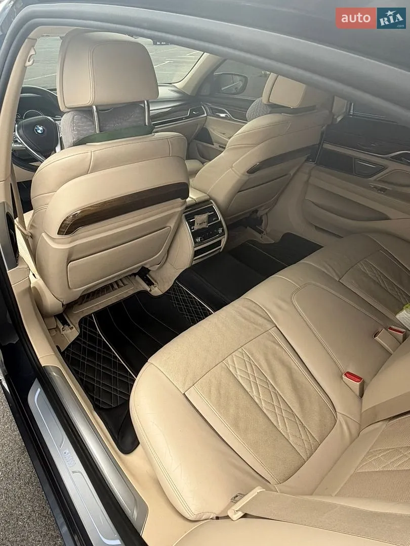 2016 BMW 7er - мініатюра 16