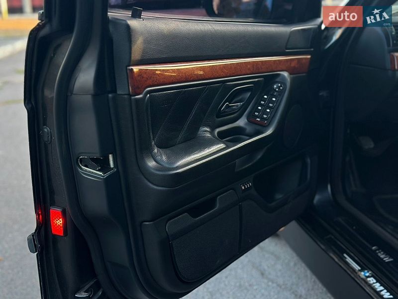 Седан BMW 7 Series 2000 в Шостці