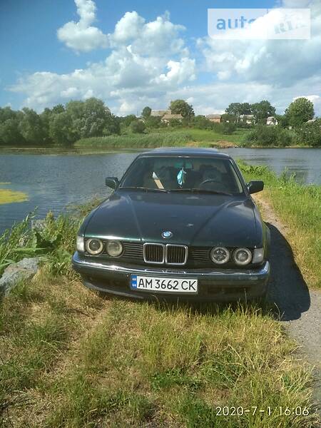 BMW 730 E32
