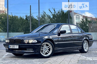 Седан BMW 750 2001 в Одессе