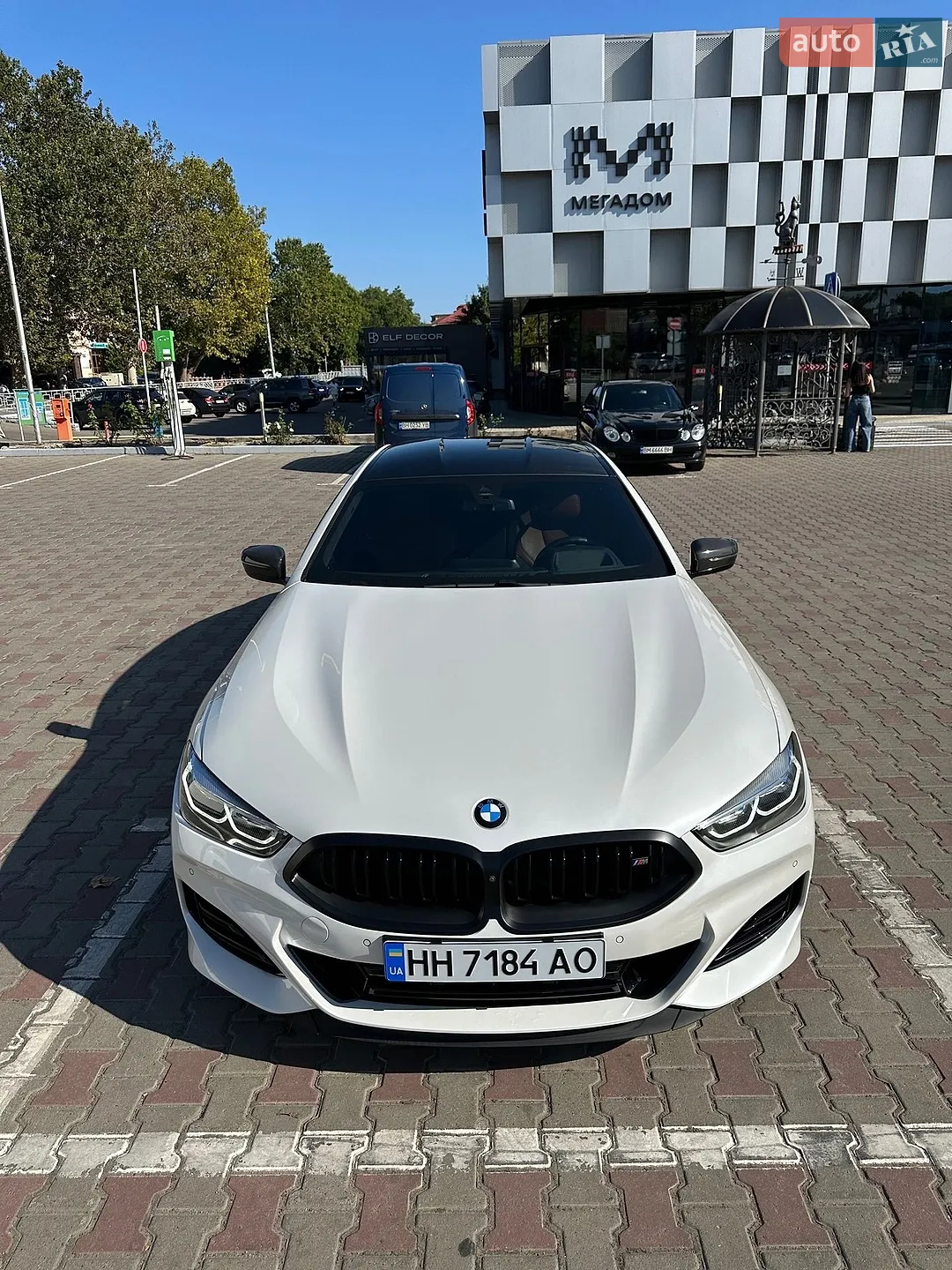 2020 BMW 8er - мініатюра 10