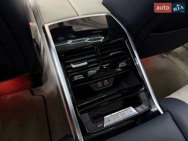 Купе BMW 8 Series 2019 в Киеве