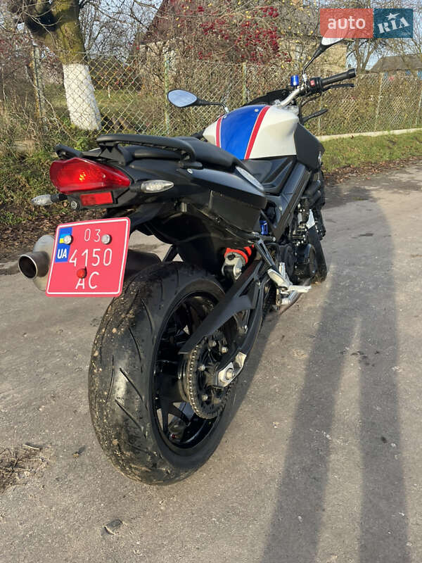 Спортбайк BMW F 800R 2010 в Луцке фото 3 Спортбайк BMW F 800R 2010 в Луцке