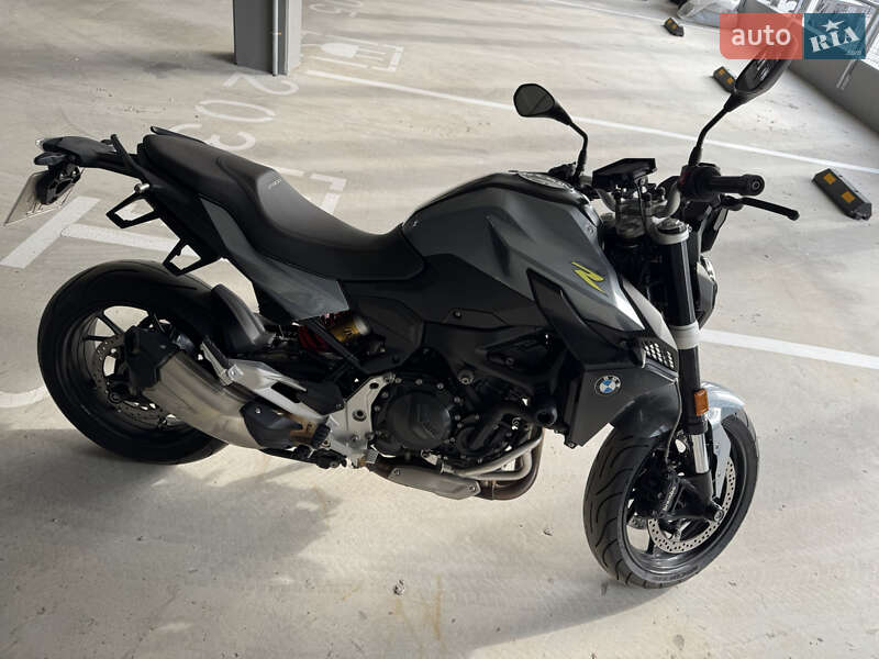 Мотоцикл Без обтекателей (Naked bike) BMW F 900R 2023 в Киеве фото 3 Мотоцикл Без обтекателей (Naked bike) BMW F 900R 2023 в Киеве