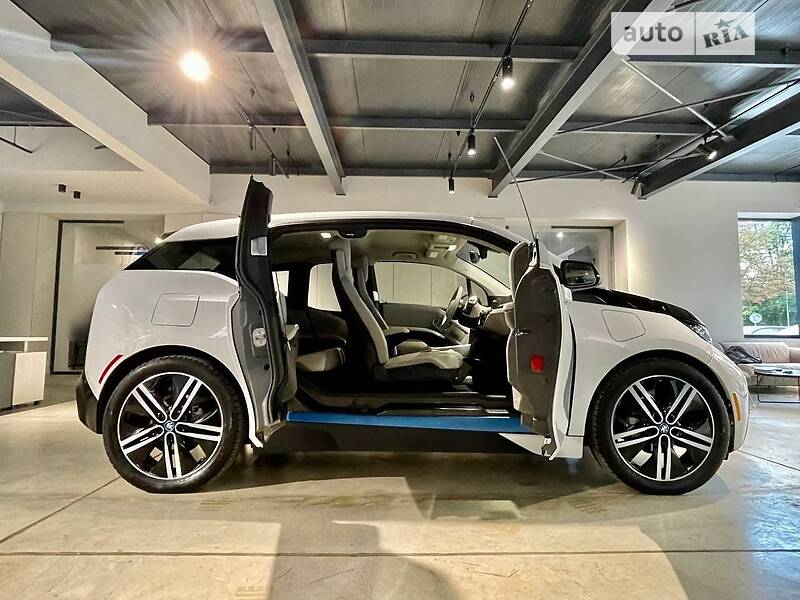 Хэтчбек BMW I3 2015 в Ужгороде