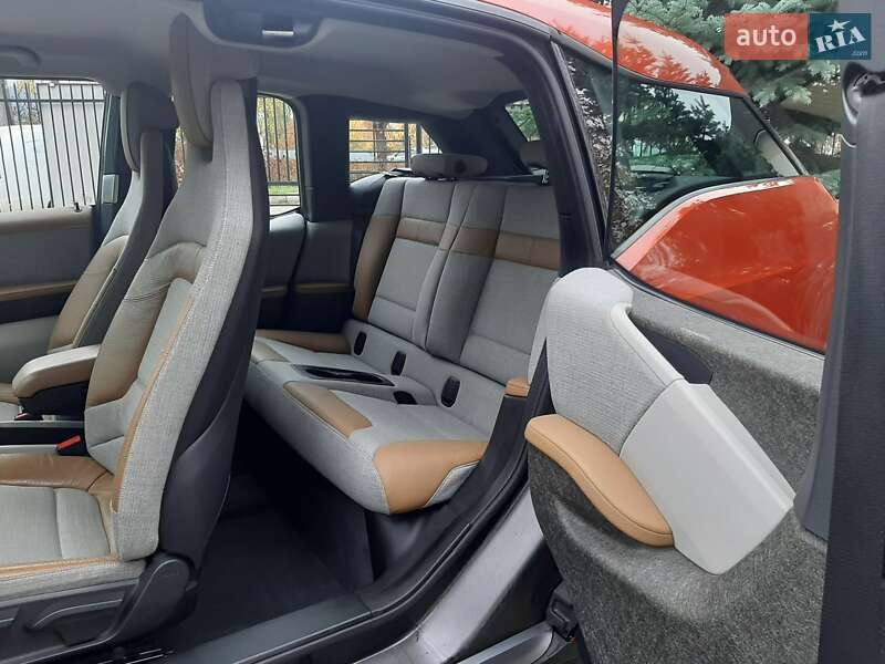 Хэтчбек BMW I3 2015 в Сваляве