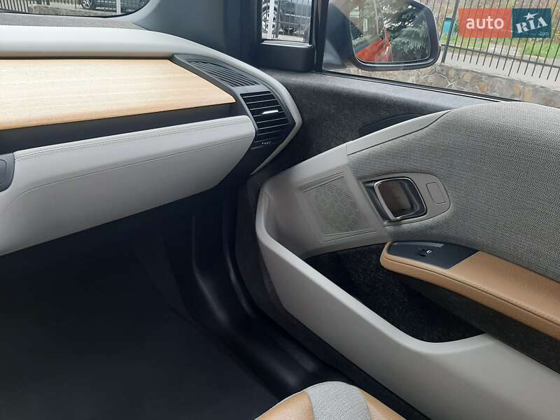 Хэтчбек BMW I3 2015 в Сваляве