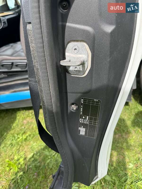 Хэтчбек BMW I3 2016 в Львове