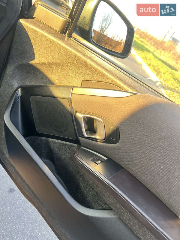 Хэтчбек BMW I3 2016 в Василькове