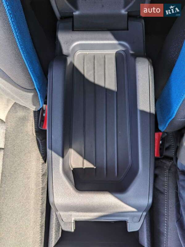 Хетчбек BMW I3 2015 в Кам'янському фото 30 Хетчбек BMW I3 2015 в Кам'янському