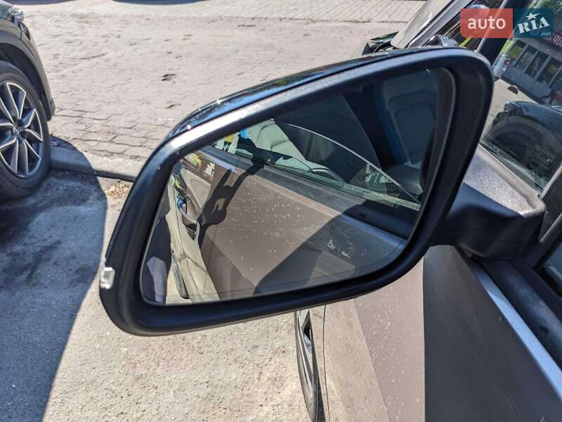 Хетчбек BMW I3 2015 в Кам'янському фото 39 Хетчбек BMW I3 2015 в Кам'янському