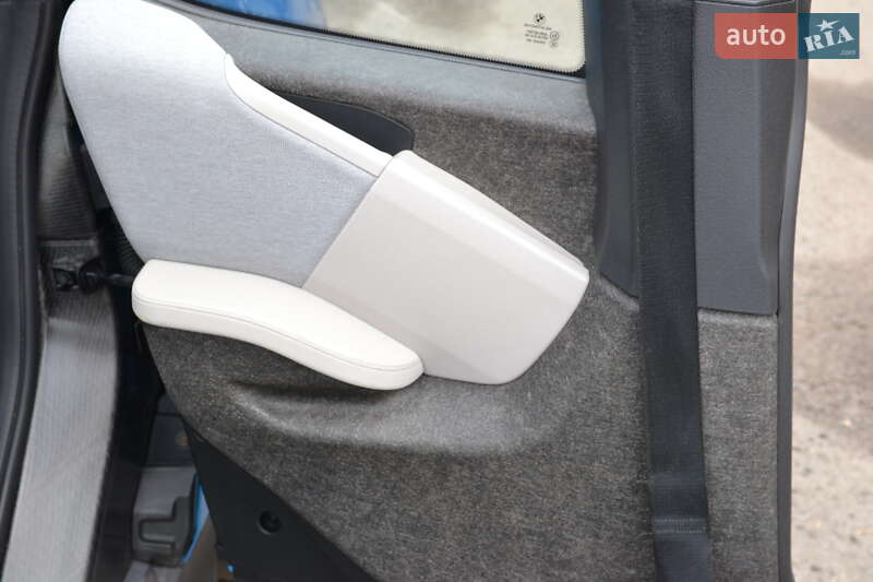 Хетчбек BMW I3 2017 в Луцьку фото 17 Хетчбек BMW I3 2017 в Луцьку