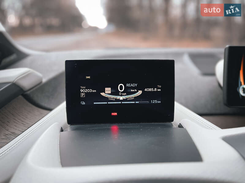 Хэтчбек BMW I3 2016 в Лапаевке