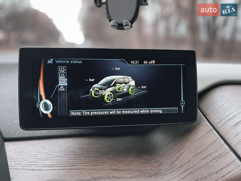 Хэтчбек BMW I3 2016 в Лапаевке