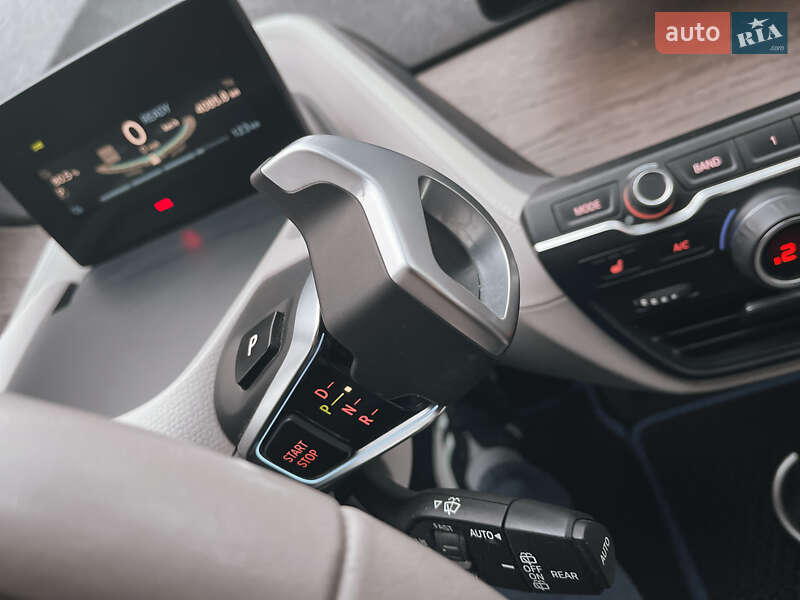 Хэтчбек BMW I3 2016 в Лапаевке