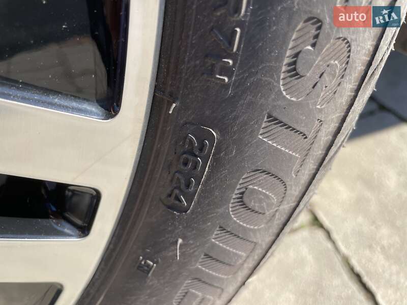 Хетчбек BMW I3 2014 в Чернівцях