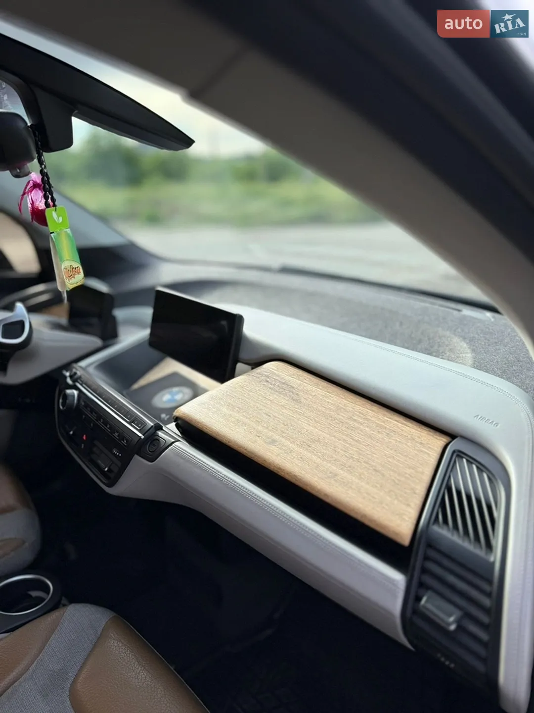 2016 BMW i3 - мініатюра 18