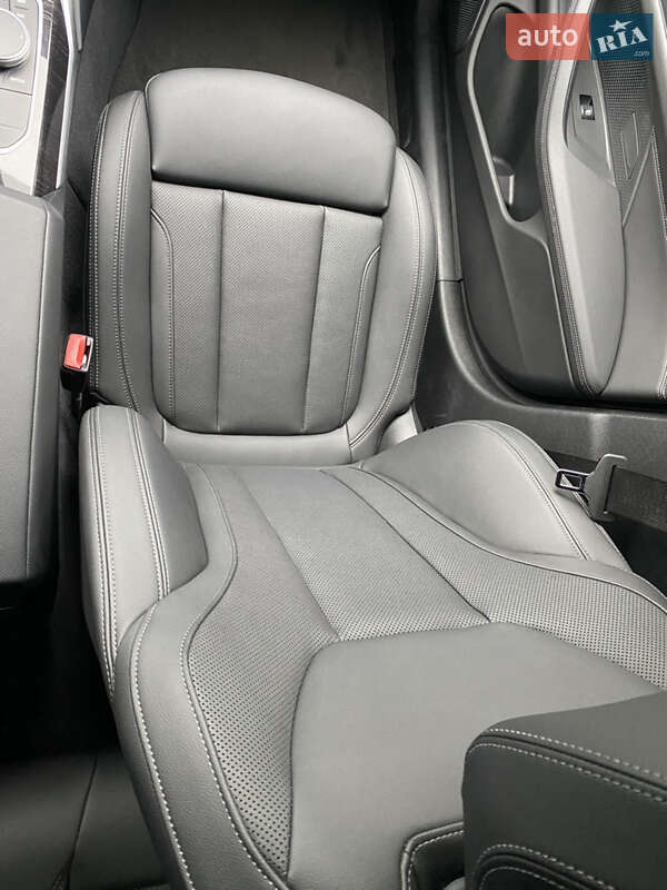 Купе BMW i4 2023 в Львове