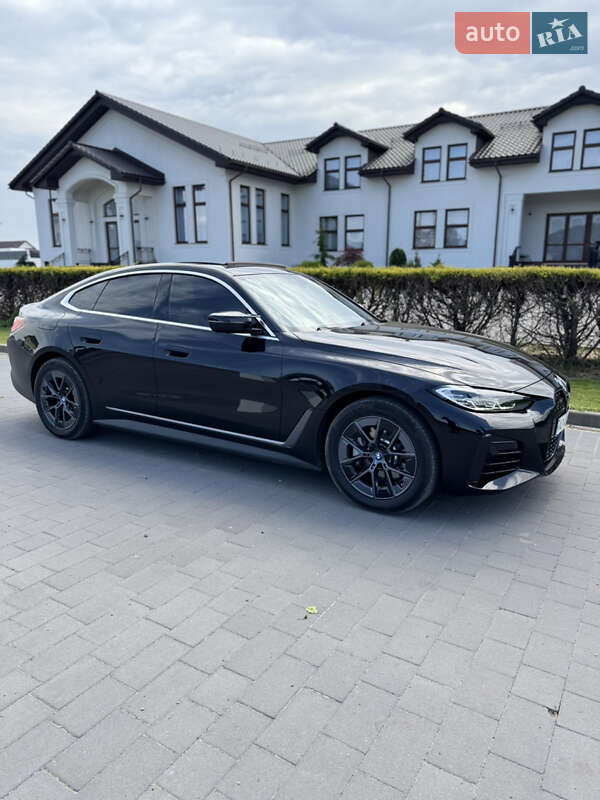 Купе BMW i4 2023 в Иршаве