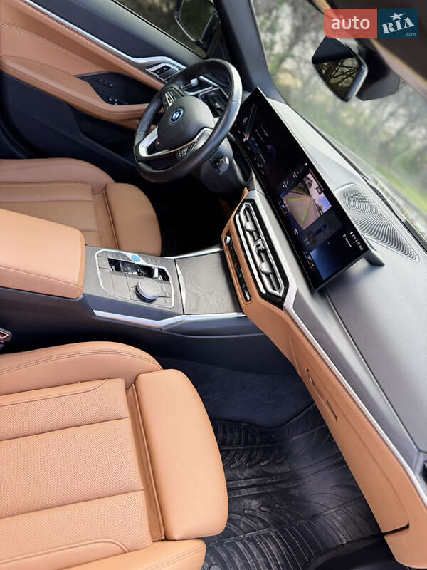 Купе BMW i4 2023 в Иршаве