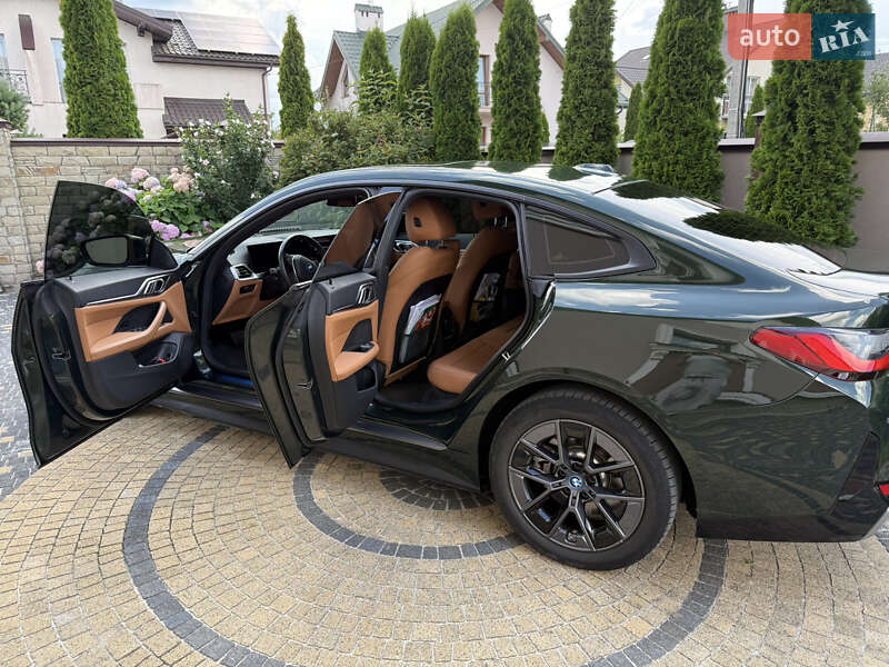 Купе BMW i4 2023 в Львове