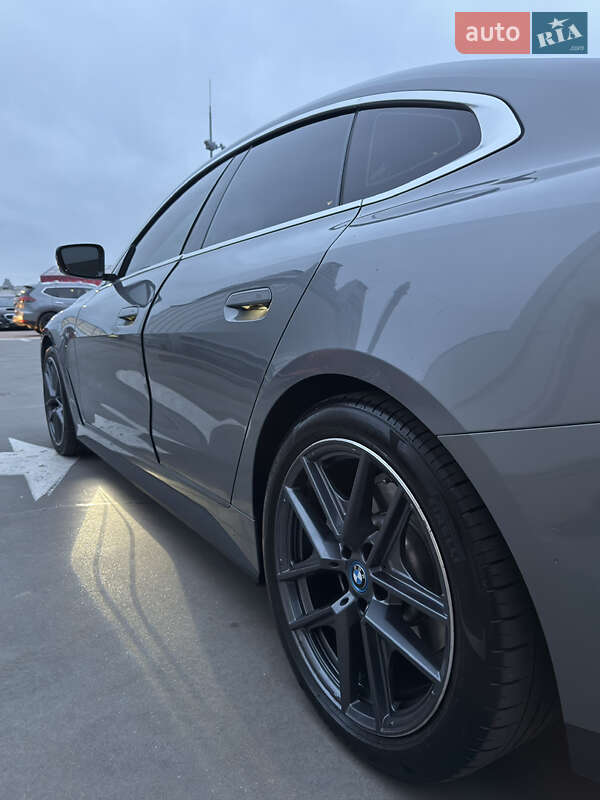 Купе BMW i4 2023 в Киеве фото 13 Купе BMW i4 2023 в Киеве