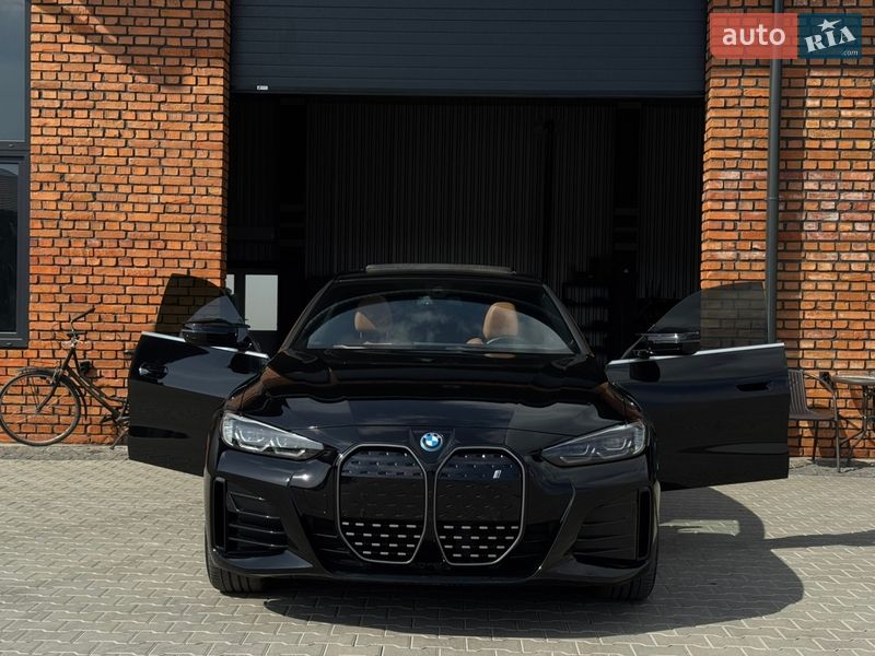 Купе BMW i4 2023 в Иршаве