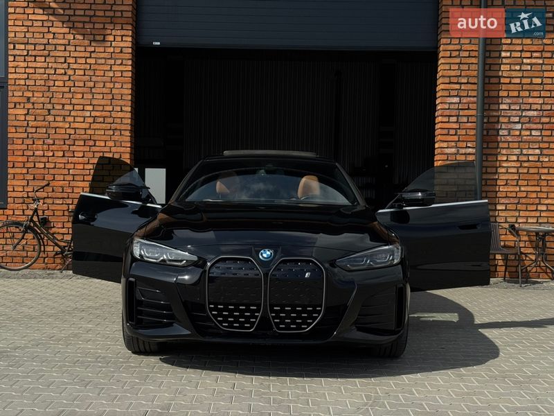 Купе BMW i4 2023 в Иршаве