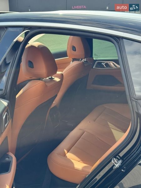 Купе BMW i4 2023 в Иршаве