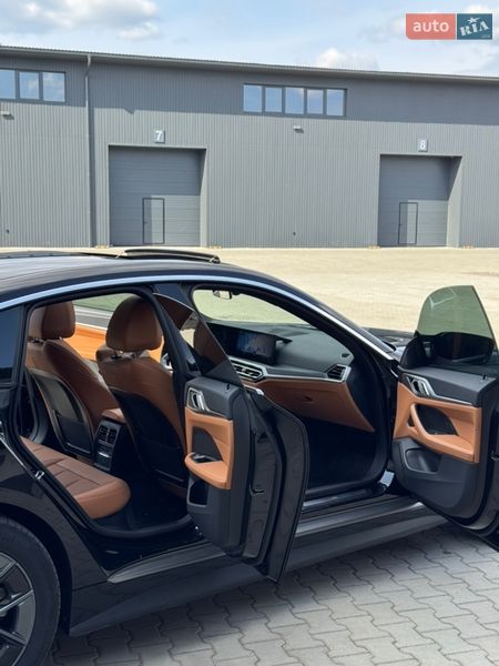 Купе BMW i4 2023 в Иршаве