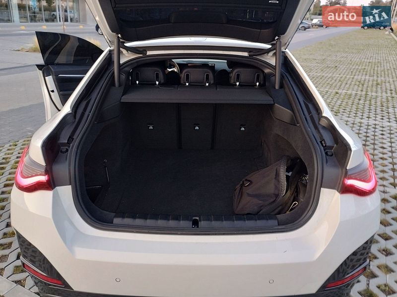 Купе BMW i4 2023 в Львове