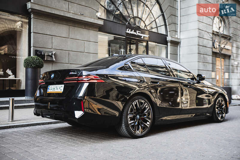 Седан BMW i5 2024 в Киеве