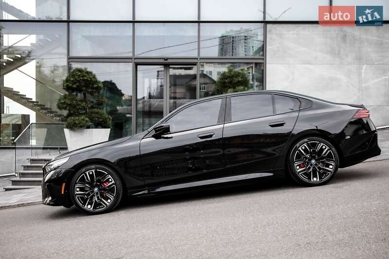 Седан BMW i5 2024 в Киеве