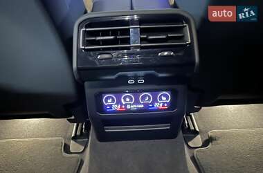 Седан BMW i5 2023 в 