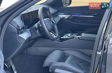 Седан BMW i5 2024 в 