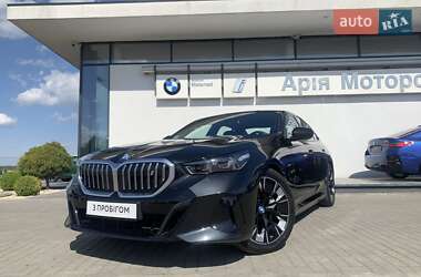 Седан BMW i5 2023 в Львові