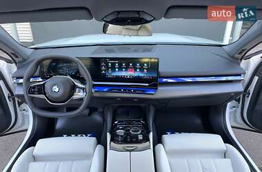 Седан BMW i5 2024 в 