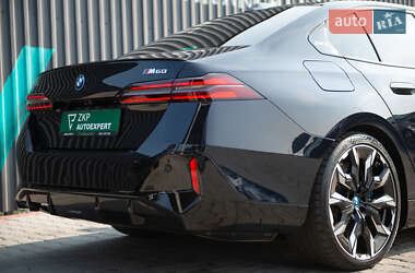 Седан BMW i5 2023 в 
