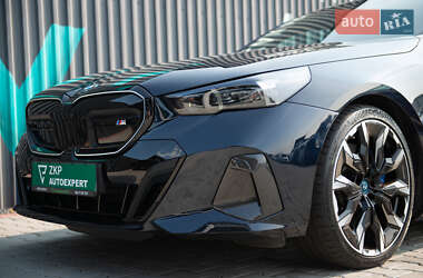 Седан BMW i5 2023 в 