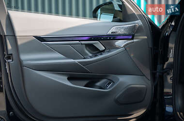 Седан BMW i5 2023 в 