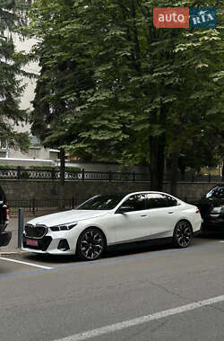 Седан BMW i5 2024 в Дніпрі