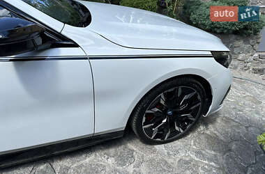 Седан BMW i5 2024 в 