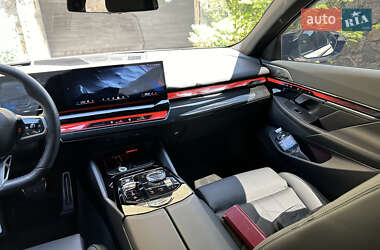 Седан BMW i5 2024 в 