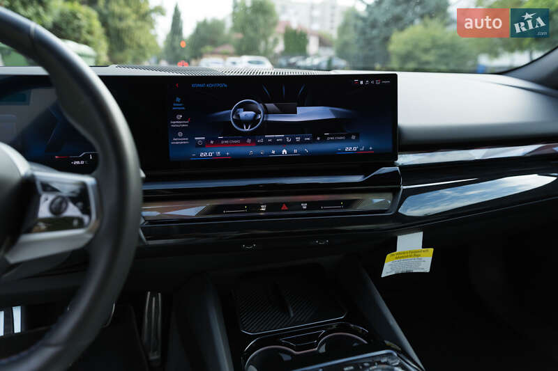 Седан BMW i5 2024 в Луцьку