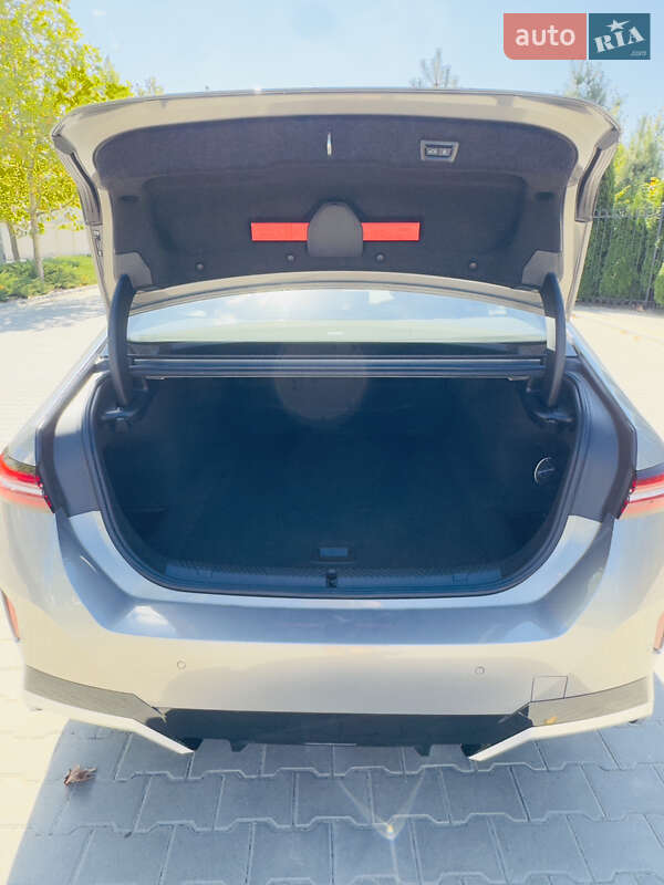 Седан BMW i5 2024 в Одессе