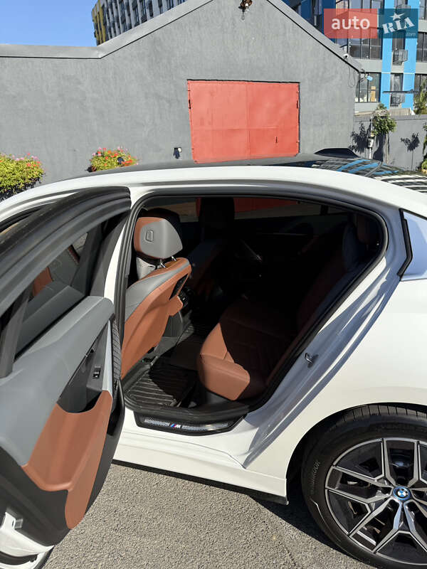 Седан BMW i5 2024 в Днепре