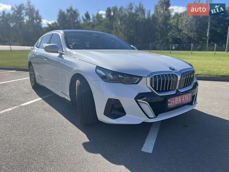Седан BMW i5 2024 в Киеве