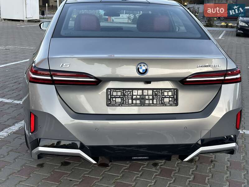 Седан BMW i5 2024 в Одессе