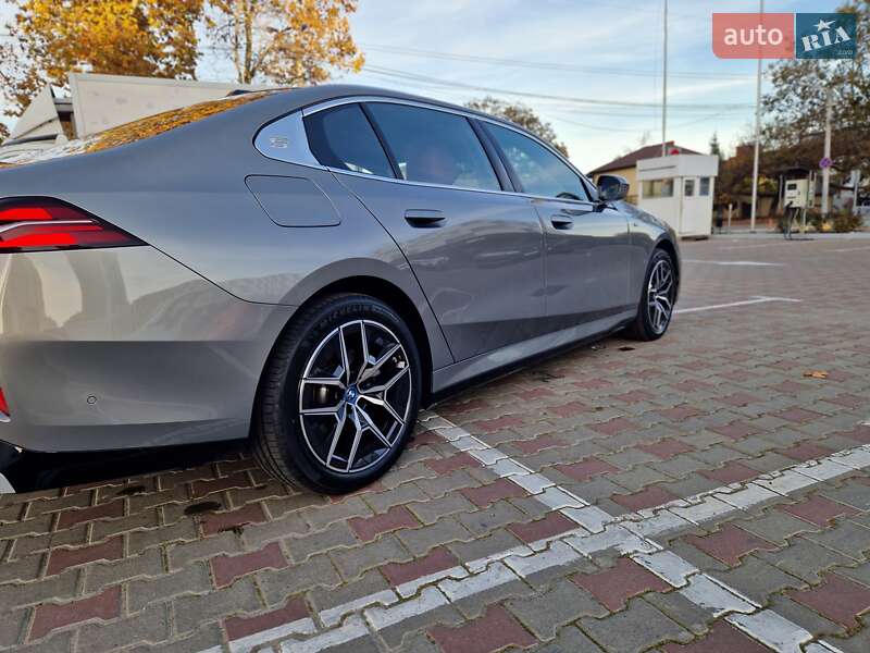 Седан BMW i5 2024 в Одессе