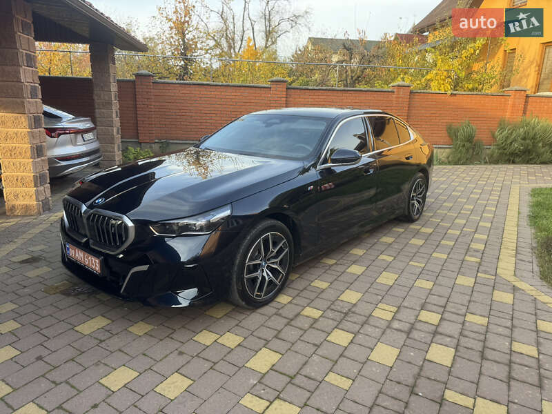 Седан BMW i5 2024 в Мукачевому